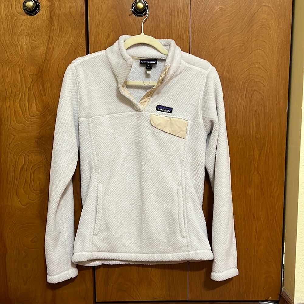 Patagonia Medium Pullover With Pockets. Ivory. - image 1